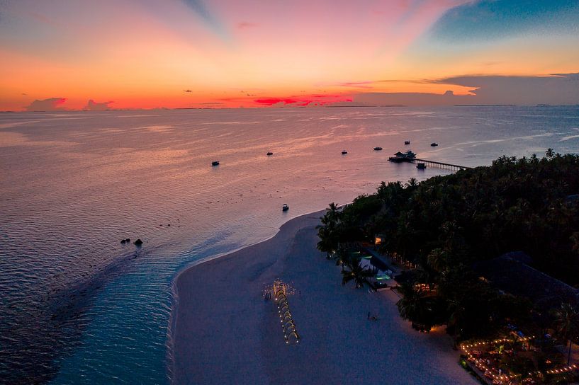 Maldives by Hello Pompoyo