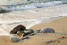 Stenen aan de kust by Maren Oude Essink