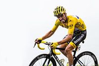 Julian Alaphilippe in yellow.