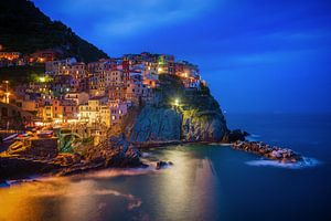 Manarola 's avonds van Albert Dros