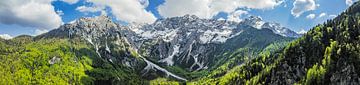 Zgornje Jezersko bergen luchtfoto tijdens de lente