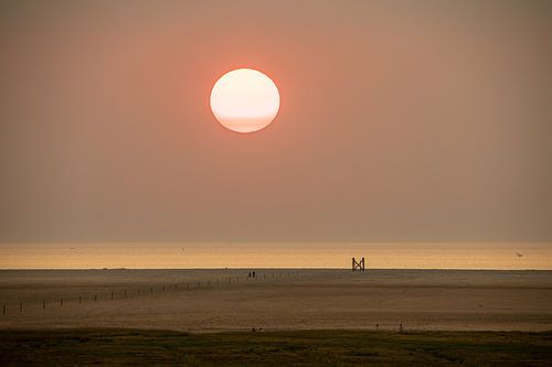 Sonnenuntergang am Strand von Westerheversand