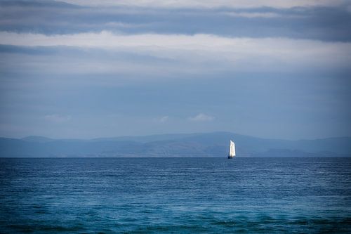 Steady on course // sailing ship in the distance