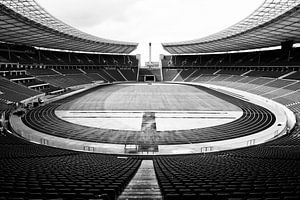 Olympiastadion Berlin in zwart-wit (4) Historisch Berlijn Duitsland van Halfway between San Quirico and Berlin