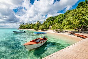 Boat at Cayo Levantado Island beach