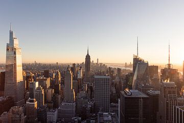 Manhattan skyline during Golden Hour by swc07