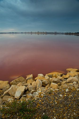 Le Grau du Roi in Frankreich, Salzförderung in der Camargue, fleur de sel, Seewasser