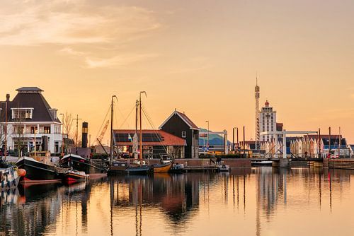 Zonsondergang in de historische haven van Harderwijk