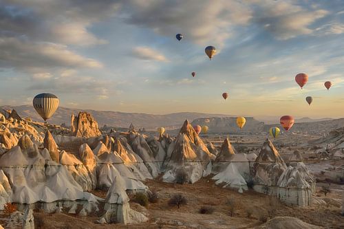 Luchtballonnen boven Cappadocië