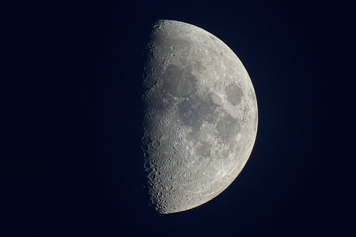 Details zum zunehmenden Mond – Eindrucksvolle Astrofotografie