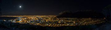 Kaapstad in de nacht sur Jan van Woerden