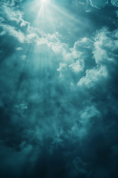 Nuages spectaculaires et lumière céleste