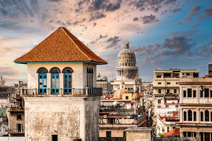 Vue sur les toits de la vieille ville et du Capitole de La Havane Cuba par Dieter Walther