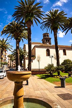 Fountain in front of the Iglesia de la Concepción by Alexander Wolff