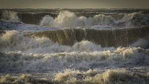 Nordsee mit wilden und hohen Wellen von eric van der eijk