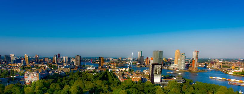 Skyline Rotterdam bleu par Maurice B Kloots      www.Fototrends.nl