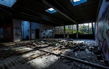 Abandoned building (Netherlands) by Marcel Kerdijk