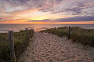 Strand, zee en een prachtige zonsondergang van Dirk van Egmond thumbnail