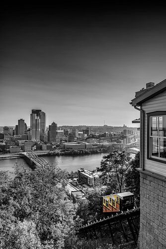 Skyline van Pittsburgh met Monongahela Incline - colorkey