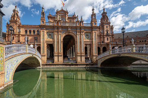 Plaza de España met brug en torens