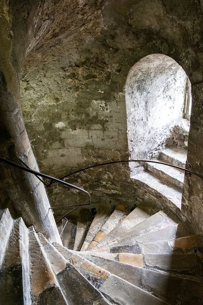 Spiral staircase in castle by Studio Bosgra