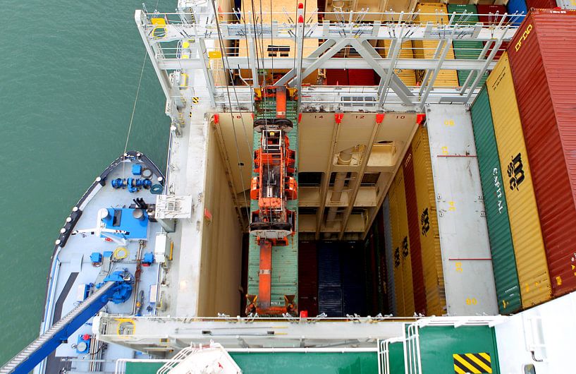Containerschip van Sybrand Treffers
