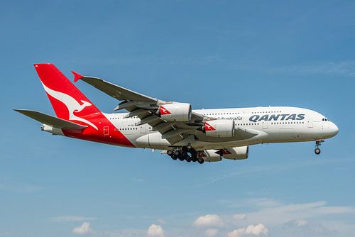 Landende Qantas Airbus A380 passagiersvliegtuig.