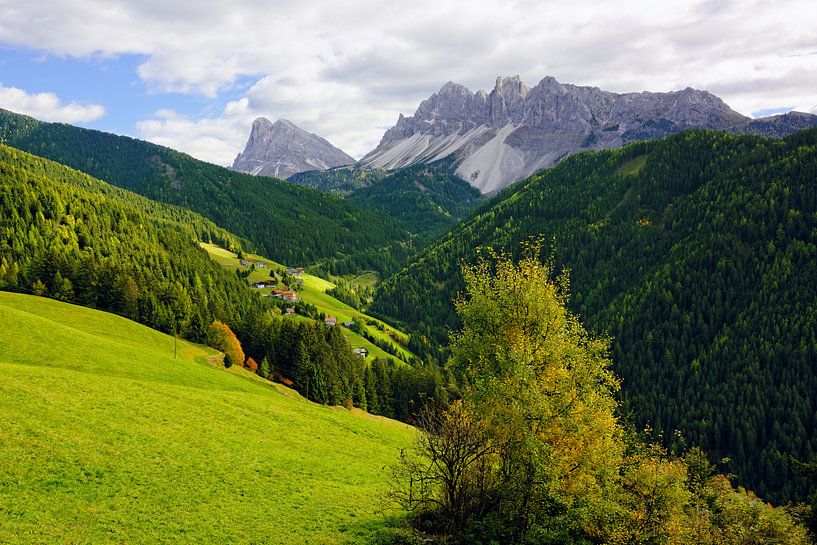 Im Aferer Tal in den Dolomiten - Herbst in Südtirol von Gisela Scheffbuch