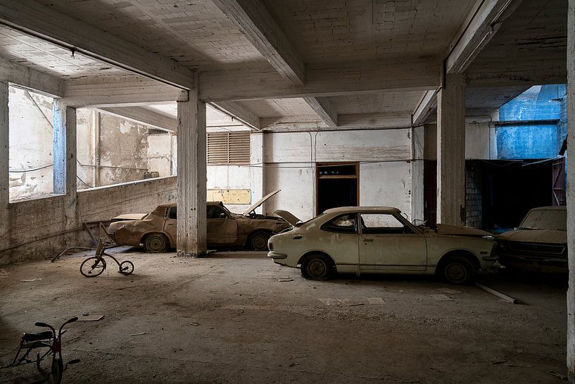 Verlaten Auto's Nicosia. van Roman Robroek - Foto's van Verlaten Gebouwen