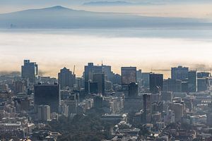 Kapstadt im Nebel von Dennis Eckert