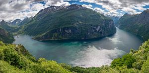 Ganzer Geirangerfjord im Panorama von iPics Photography