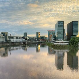 Media harbour Düsseldorf by Michael Valjak