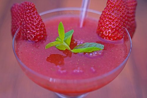 Aardbeien Rum Cocktail in een Glas