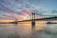 Rijnbrug Krefeld-Uerdingen bij zonsopgang van Michael Valjak thumbnail
