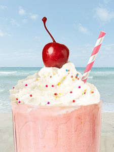 Cherry On Top - Fühlt sich an wie Sommer Fotocollage - Eiscreme Kirsche Strand Urlaub Kunst Poster