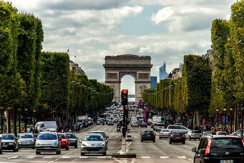 Avenue des Champs-Élysées Paris by HP Fotografie