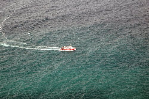 Boot op de Atlantische Oceaan bij de Klippen van Moher