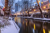 Oude gracht aan de werf besneeuwd