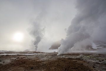 Geothermische activiteit in Námafjall / Hverir in IJsland van Albert Mendelewski