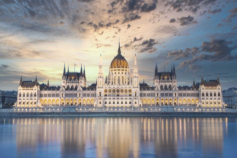 Budapest by Hello Pompoyo
