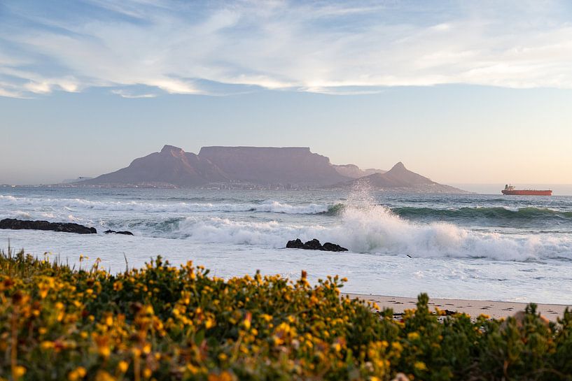 Vue de la montagne de la Table près du Cap depuis la plage de Blouberg par Marika Rentier