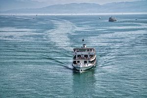 Bodensee - Schiffahrt im Sommerdunst