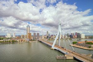 Erasmusbrücke und Skyline von Rotterdam