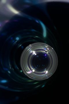 Reflection of a sphere in a sphere V3