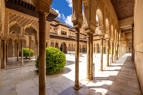 Säulengalerie um den Löwenhof der Alhambra