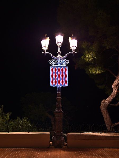 Monegaskische straatlantaarn van Timon Schneider