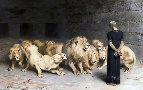 Frau vor Löwen