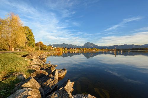 Evening light on the Hopfensee in the Allgäu