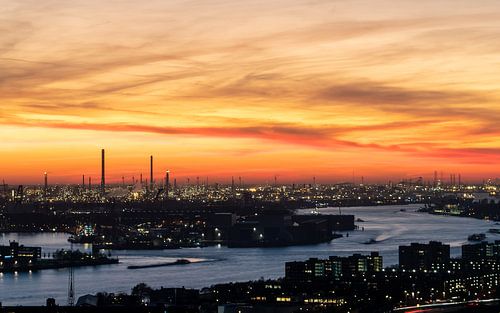 Zonsondergang Rotterdamse haven