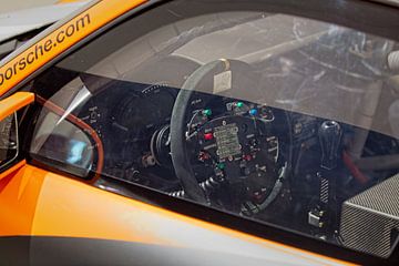 Intérieur de la Porsche 911 GT3 R Hybrid sur Rob Boon